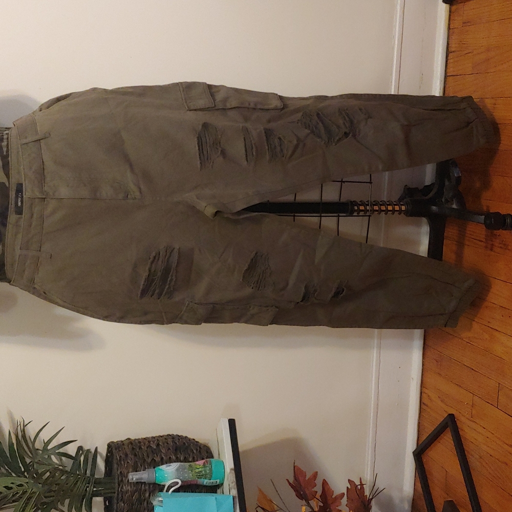 Forever 21 plus size cargo joggers with and without tags